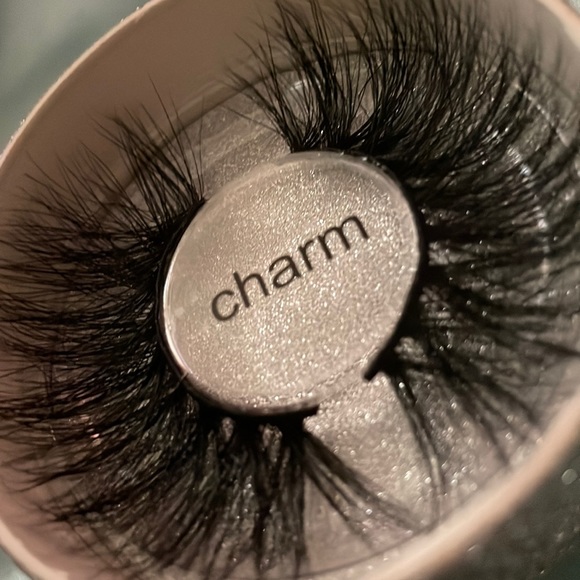 Mink Lashes - Picture 1 of 1